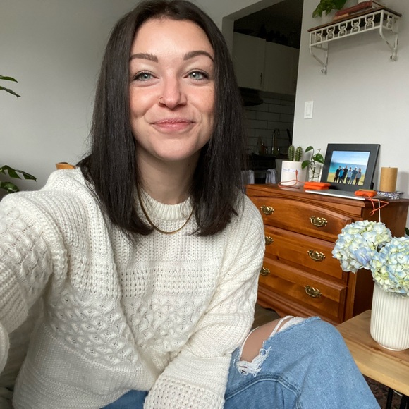 Meet your Posher, Macy - Picture 1 of 1